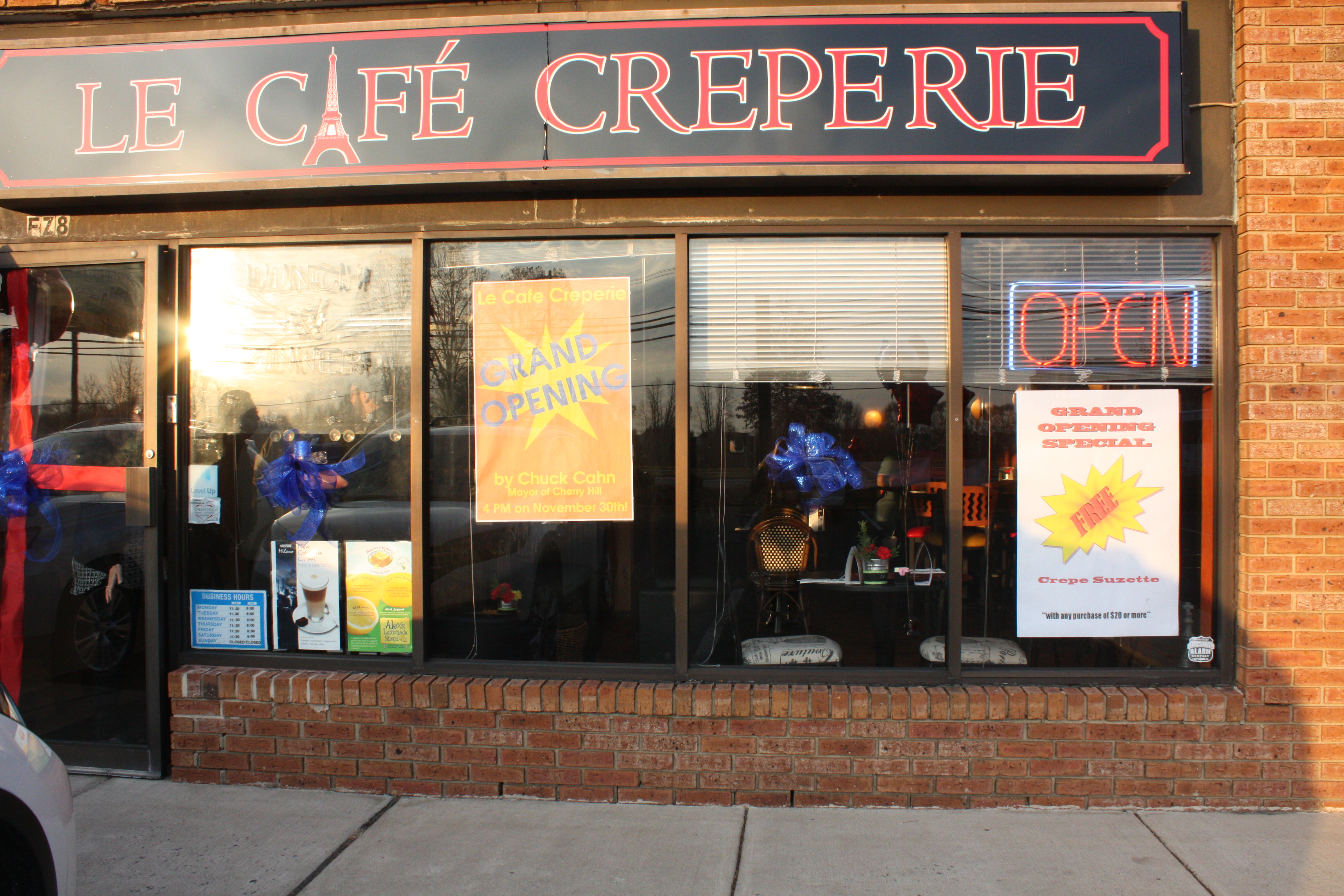 Le Cafe Creperie 6
